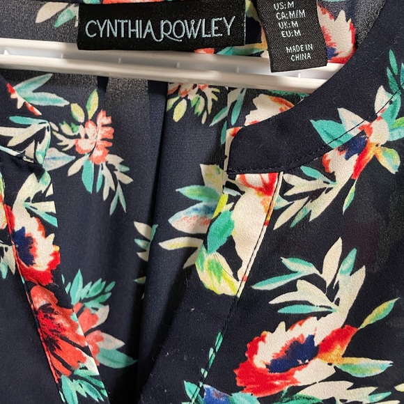 Cynthia Rowley Blouse Size M navy floral print - Picture 3 of 4